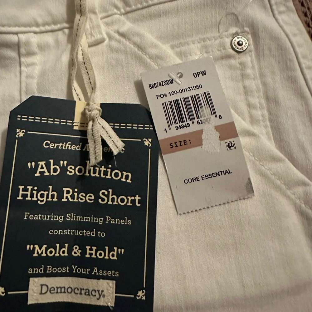 Democracy "Ab"solution High Rise Shorts in white. NWT - Picture 6 of 9
